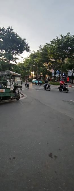 NGUYỄN KHÁNH TOÀN - CẦU GIẤY - 92M2 ĐẤT - MT 8.8M - GẦN PHỐ - NGÕ Ô TÔ 7 CHỖ - 335TR/M2 - 3