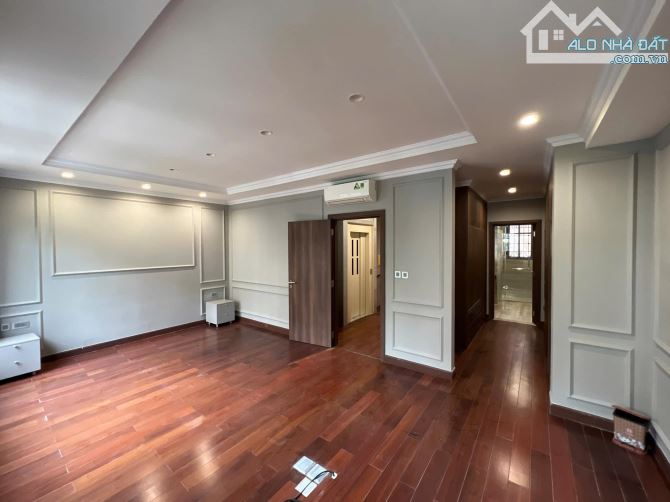Biệt thự The Manor Nguyễn Xiển Hoàng Mai. Sổ vuông 100m, 5 tầng MT6m6 Giá 33 tỷ - 3