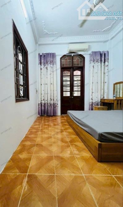 BÁN NHÀ XUÂN THỦY 42m2. LÔ GÓC 3 MẶT THOÁNG + MẶT NGÕ Ô TÔ - KINH DOANH TỐT - 3