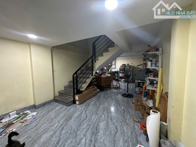 Cho thuê nhà mặt tiền nguyên căn tại đường Nguyễn Thanh Bình - DT 50m2 x 4 tầng giá rẻ, ô - 3