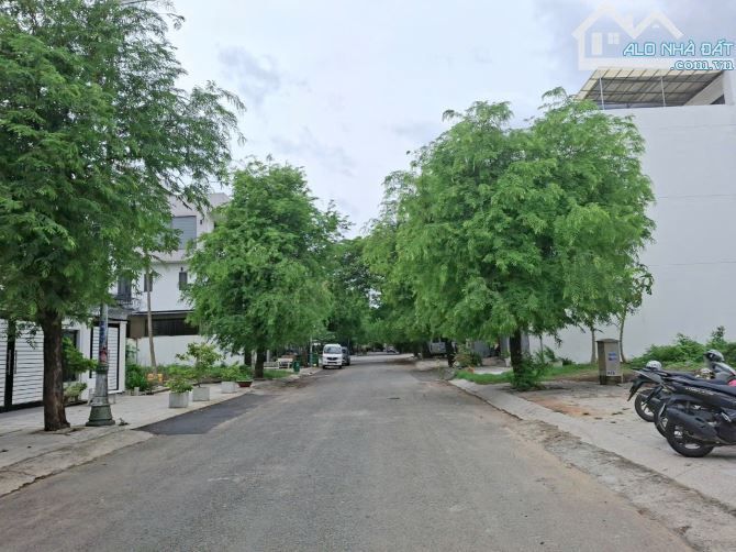 🍇🍇BIỆT THỰ TƯ NHÂN - 192m2 - NGANG BỀ THẾ 8M - ĐƯỜNG 16M -  - BÌNH TRƯNG ĐÔNG - TP. THỦ - 4