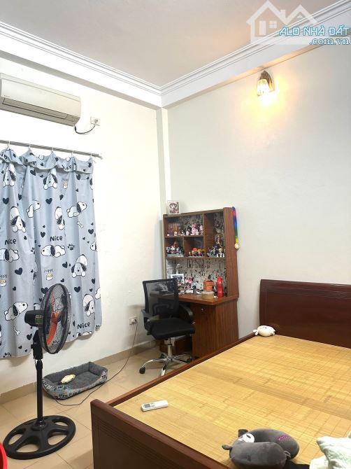 Nhà phố Khương Trung, Cách phố 20m, Full nội thất đẹp, DT 40m2, MT 4m, Giá 8.5 tỷ - 4