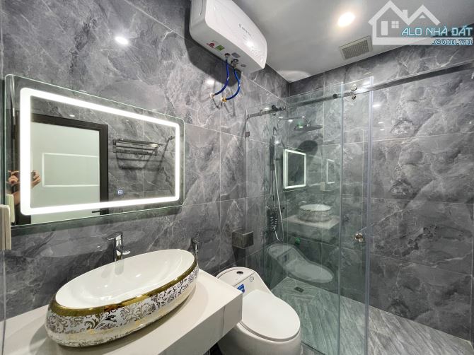 Nhà 4 tầng thang máy TĐC tuyến 3 Ngô Gia Tự - 79m2 ngang 4.5m - Đường 12m - 4