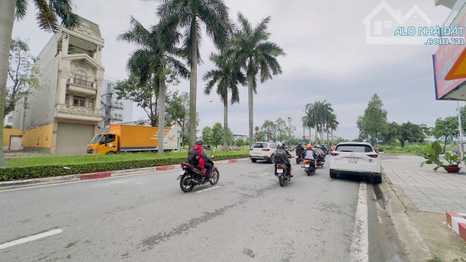 Đất mặt tiền GS1 khu Big C Go Dĩ An, 108m ngang 4,5m full thổ cư, 2497 - 4