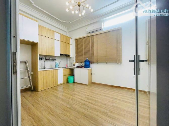 Hottt! Bán Nhà phố Nguyễn Chí Thanh Đống Đa 60m2 5 tầng mt 4.1m - 4