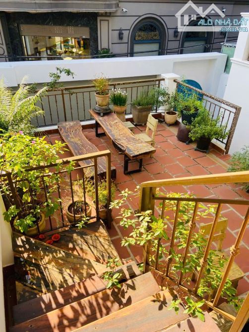 Nhà 3 tầng sân vườn + gara ô tô ngay mặt tiền Linh Đông vành đai 2 Phạm Văn Đồng DT 8x19 - 4