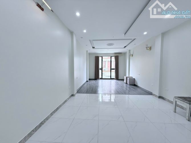 Cho thuê nhà mới thông sàn thang máy đường ô tô tránh ngõ 152 Võ Chí Công. 70m x 6t, mt 5m - 4