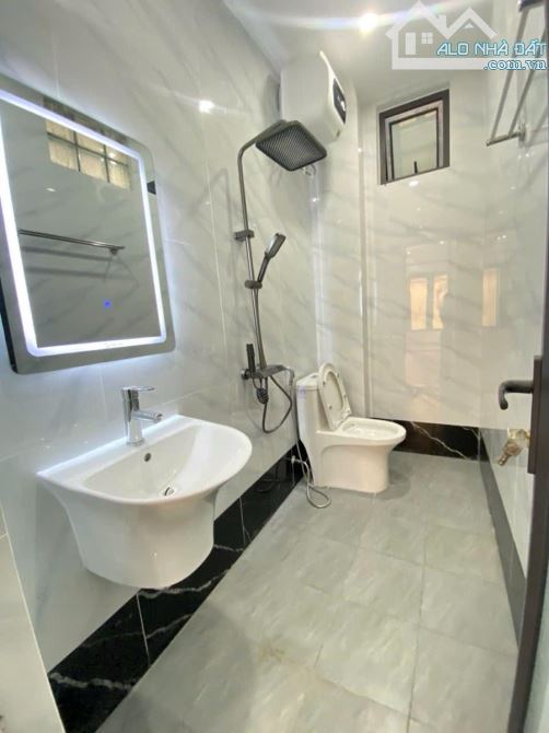 BÁN NHÀ NGÕ 376 KHƯƠNG ĐÌNH 32m2 6 TẦNG MT 4m CHỈ 8.2 TỶ, THANG MÁY- XÂY MỚI, GẦN PHỐ - 4