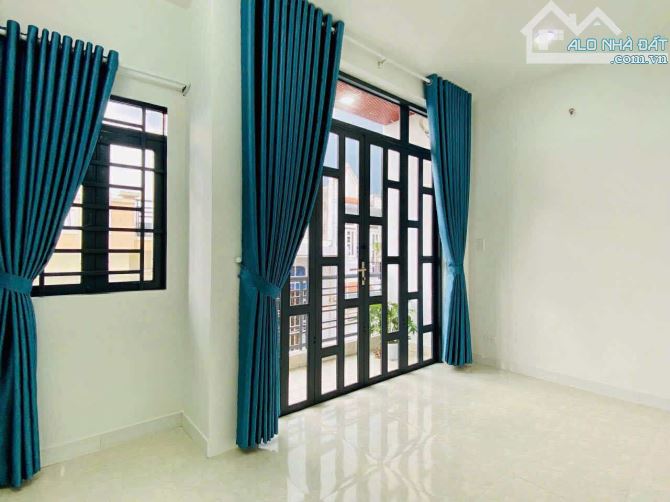 NHÀ 3 TẦNG ĐÚC SIÊU ĐẸP, 41M2, 4PN, 3WC, HXH THÔNG, GẦN BỆNH VIỆN Q.12, CHỈ 4.3 TỶ TL - 5