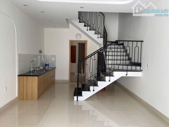 CHO THUÊ NHÀ ĐẸP 3 TẦNG MỚI XÂY KIỆT BÀ TRIỆU ĐỐI DIỆN SIÊU THỊ GO - 5