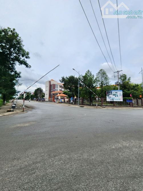 Bán đất 10x31m, mặt tiền ĐT.743A p. Bình Thắng kế vành đai 3, thổ cư 100% đang thuê 14tr/t - 5