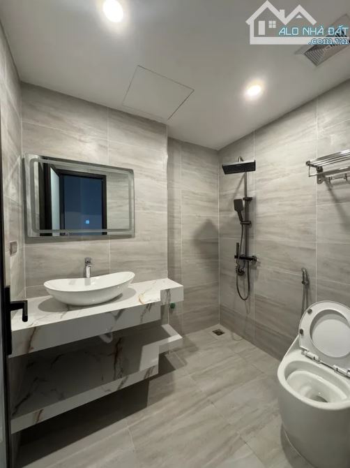 Bán nhà Lâm Hạ Long biên 45m 7 tầng giá 16.8 tỷ ô tô đỗ cửa - 5