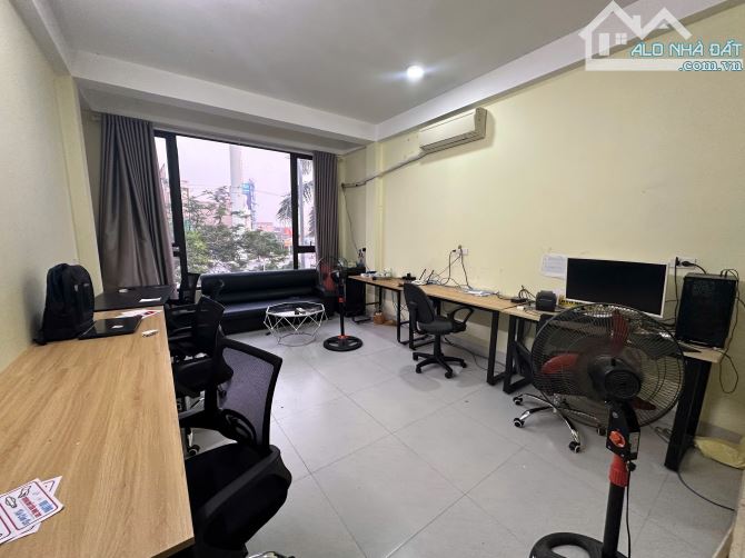 Cho thuê nhà mặt tiền nguyên căn tại đường Nguyễn Thanh Bình - DT 50m2 x 4 tầng giá rẻ, ô - 5