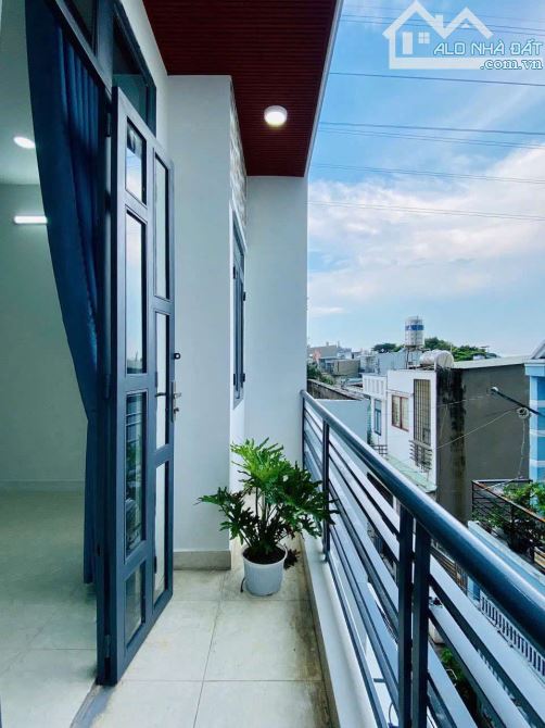 NHÀ 3 TẦNG ĐÚC SIÊU ĐẸP, 41M2, 4PN, 3WC, HXH THÔNG, GẦN BỆNH VIỆN Q.12, CHỈ 4.3 TỶ TL - 6