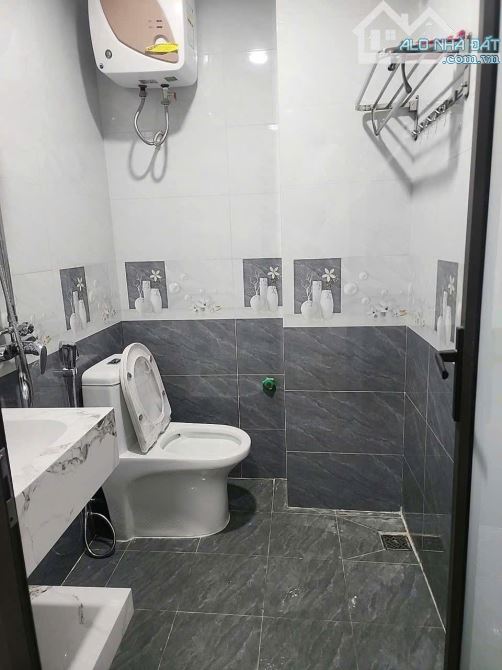 NHÀ ĐẸP CẦU DIỄN - THANG MÁY - Ô TÔ ĐỖ CỬA - 32M2 - 6 TẦNG - NHỈNH 7 TỶ - 6