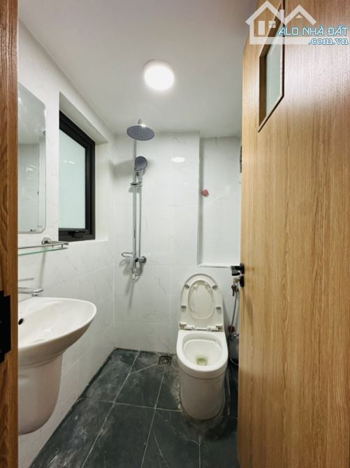 Nhà Mặt Ngõ - Tiện Ích Đỉnh Cao - Cách trường THPT và trường mầm non Thạch Bàn Vài Bước - 6