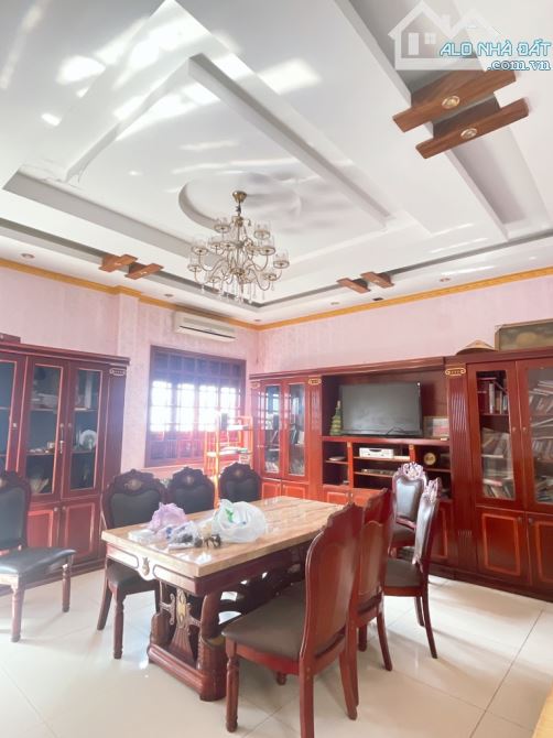 Biệt thự mặt tiền khu Nam Hùng Vương 210m2 5 tầng có hầm thang máy, nở hậu, 17 tỷ TL - 6
