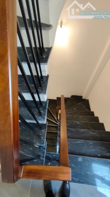 THẠCH BÀN – NHÀ 6 TẦNG MỚI TINH – OTO 4 CHỖ VÀO NHÀ – THANG MÁY XỊN – 7,9TỶ! - 7