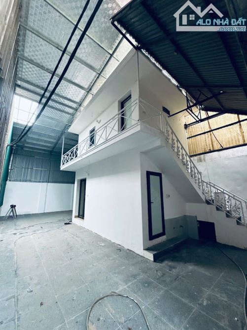 Cho thuê kho/xưởng DTSD 800m2 xa dân , sẵn VP tại Đông La, Hoài Đức. - 7
