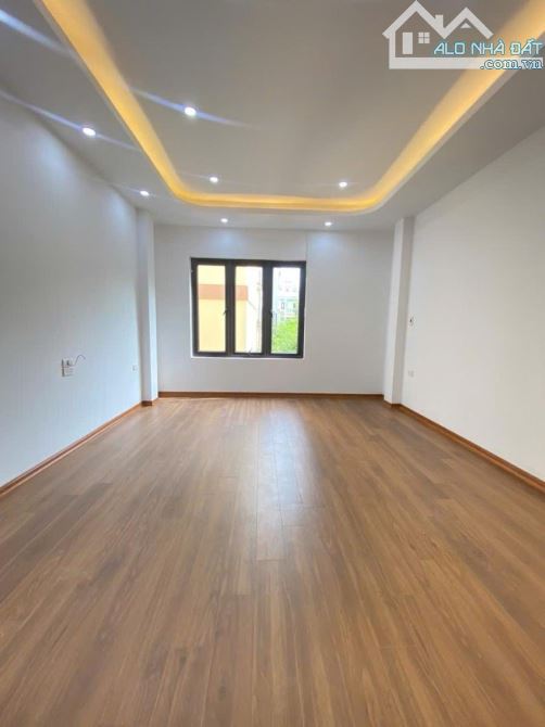 BÁN NHÀ NGÕ 376 KHƯƠNG ĐÌNH 32m2 6 TẦNG MT 4m CHỈ 8.2 TỶ, THANG MÁY- XÂY MỚI, GẦN PHỐ - 7