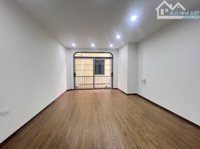 Nhà Mặt Ngõ - Tiện Ích Đỉnh Cao - Cách trường THPT và trường mầm non Thạch Bàn Vài Bước - 8