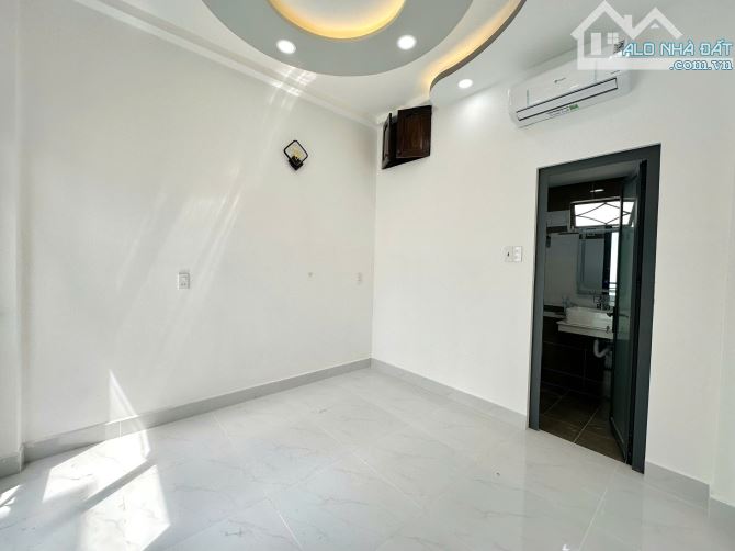 Bán nhà 3 tầng, 43m2, 4PN, gần MT Đoàn Thị Điểm, 8.6 tỷ - 8
