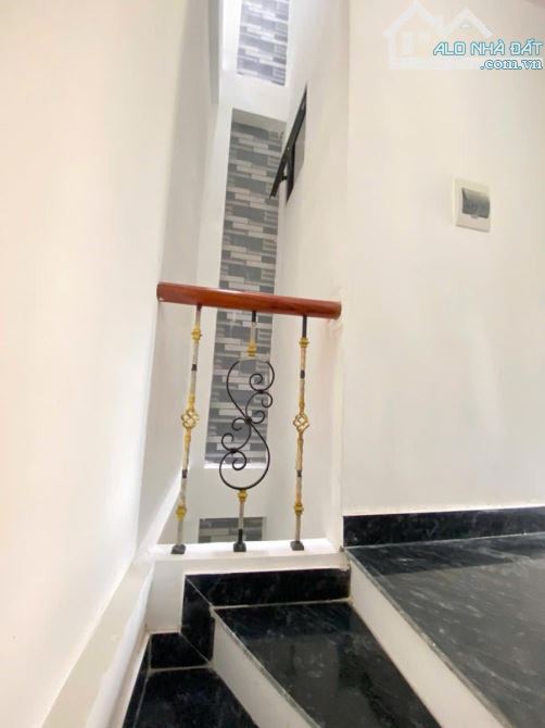 BÁN NHÀ NGÕ 376 KHƯƠNG ĐÌNH 32m2 6 TẦNG MT 4m CHỈ 8.2 TỶ, THANG MÁY- XÂY MỚI, GẦN PHỐ - 8