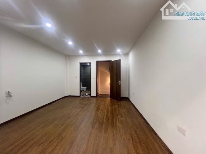 Nhà Mặt Ngõ - Tiện Ích Đỉnh Cao - Cách trường THPT và trường mầm non Thạch Bàn Vài Bước - 9