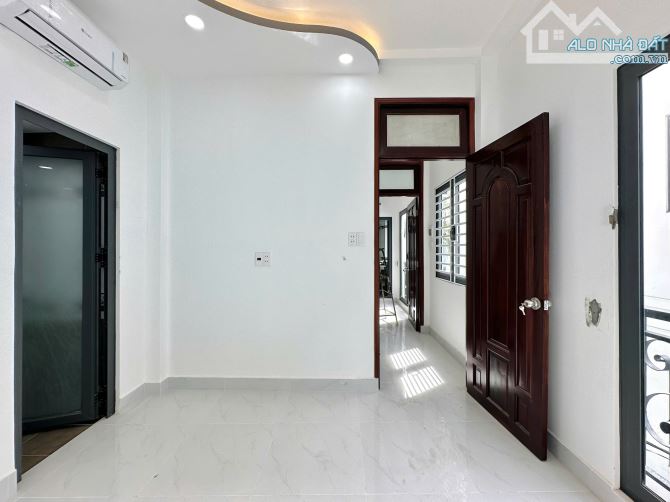 Bán nhà 3 tầng, 43m2, 4PN, gần MT Đoàn Thị Điểm, 8.6 tỷ - 9