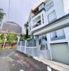🏡NGỘP BANK Bán căn Villa 2 mặt tiền, DT: 200m2 ngang 15m . Đường Vạn Hạnh , P8 , Đà Lạt