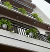 Bán nhà đẹp phố trạm Long Biên. Mặt tiền 4,8m, giá 7,89 tỷ