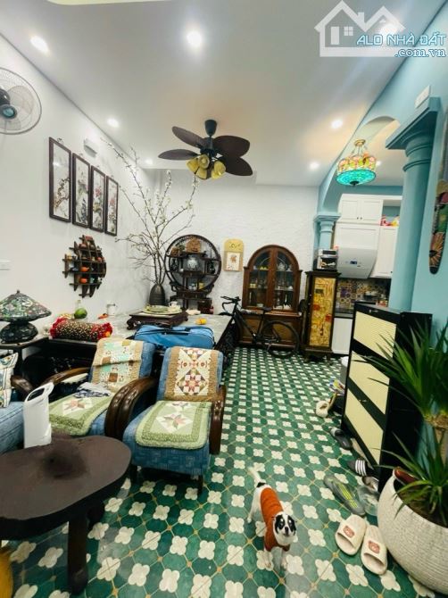 Bán nhà đẹp ngõ 69A Hoàng Văn Thái! Lô góc, ô tô đỗ cửa, kinh doanh, 50m2 x 4 tầng 8..tỷ