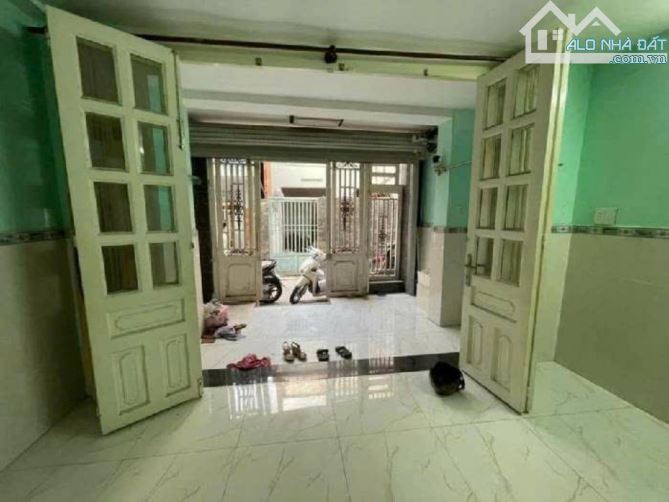 BÁN NHÀ 3 TẦNG BÊ TÔNG CỐT THÉP TÂN PHÚ Q7