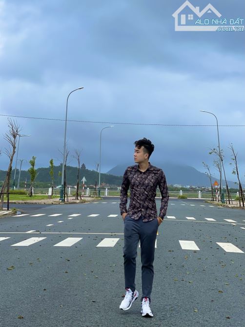 Sụp Hầm Lô Góc Biệt Thự Nam Thành Trung - Lô Góc mặt sông