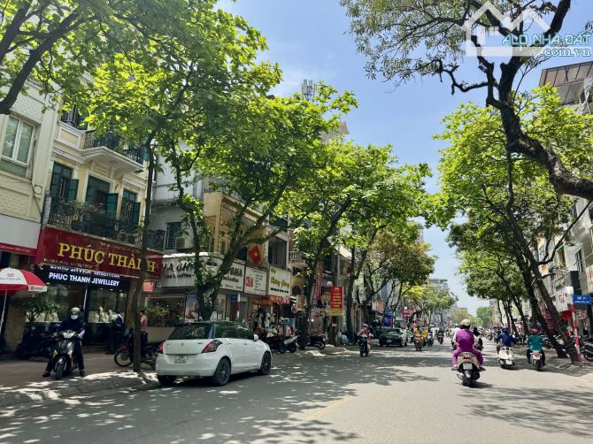 Nhanh tay, Mặt phố Ngọc Lâm, 5 tầng thang máy, Dòng tiền 50tr/ tháng, 55m2 - 17.x tỷ