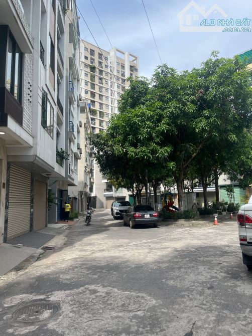 TÂY HỒ LẠC LONG QUÂN NHÀ 5 TẦNG 110m GIÁ 33 TỶ LÔ GÓC ĐƯỜNG 10m NHÀ 2 MẶT NGÕ