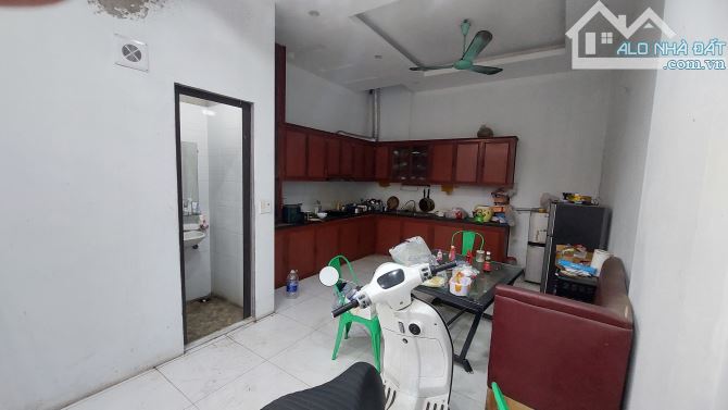 Nr 60m2 x3 tầng, 3PN, Lê Trọng Tấn, 10 triệu/th