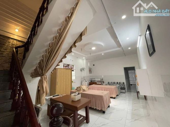 Bán Nhà DT: 5x23 Giá 9.3 tỷ, ĐƯỜNG KINH DOANH NGUYỄN VĂN LINH, TRUNG TÂM THÀNH PHỐ BÀ RỊA