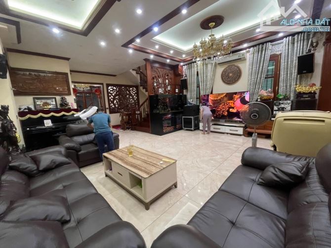 Bán nhà phân lô, vỉa hè, ôtô tránh Trần Quốc Hoàn 60m2 6 tầng MT 5m 18 tỷ