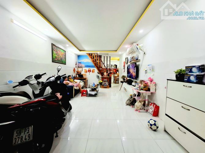 Bán Rẻ Nhà Hẻm Xe Tải cách 1căn,Nguyễn Trọng Tuyển Tân Bình Giáp PhúNhuận,57m2,2Tầng,5tỷ9