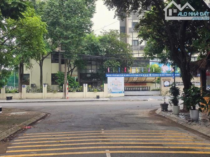 Bán Nhà 3,5 tầng Phố Yết Kiêu ,khu Đại Hoàng Long Suối Hoa, TP BN.