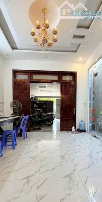 Cần bán nhà mặt tiền 150m² 5x30m mặt tiền Phạm Thị Giây Hóc môn giá rẻ 8 tỷ sổ riêng.