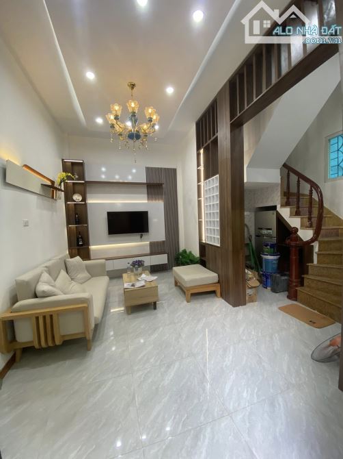 KIM GIANG HOÀNG MAI LÔ GÓC 2 MẶT THOÁNG 5.85 TỶ 26m 5 TẦNG MT5m TẶNG NỘI THẤT HIỆN ĐẠI