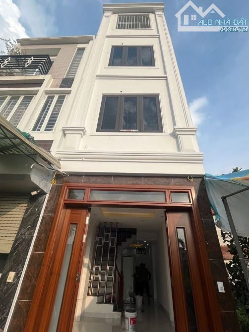NHÀ ĐẸP LIÊN MẠC -BẮC TỪ LIÊM 40 4 TẦNG , SÀN 2 PHÒNG GIÁ 5,3 Tỷ