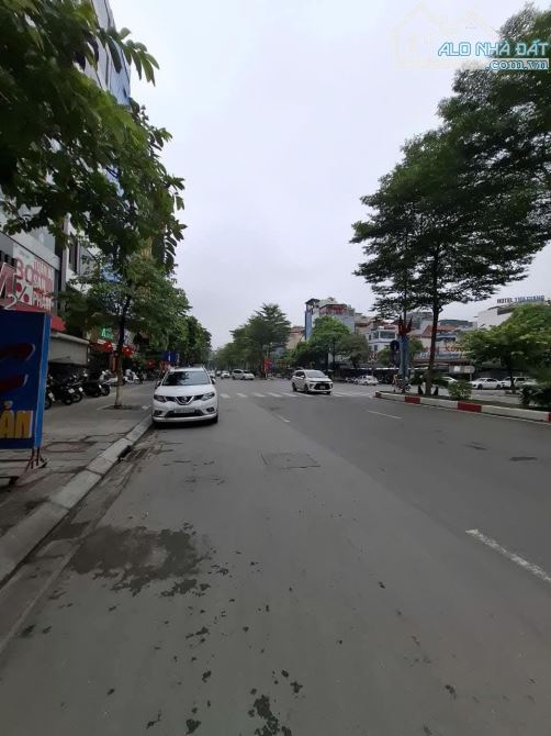 Bán tòa nhà 9 tầng phố Trần Thái Tông, cho thuê 300 triệu/ tháng, chỉ 190 tỷ.