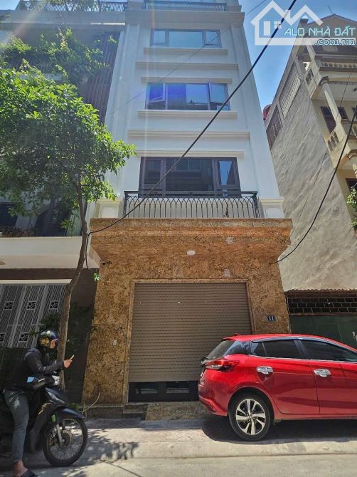 SIÊU PHẨM  MẠC THÁI TỔ 70 M2 X7 TẦNG - PHÂN LÔ - VỈA HÈ - OTO TRÁNH -  THANG MÁY - NHÀ MỚI
