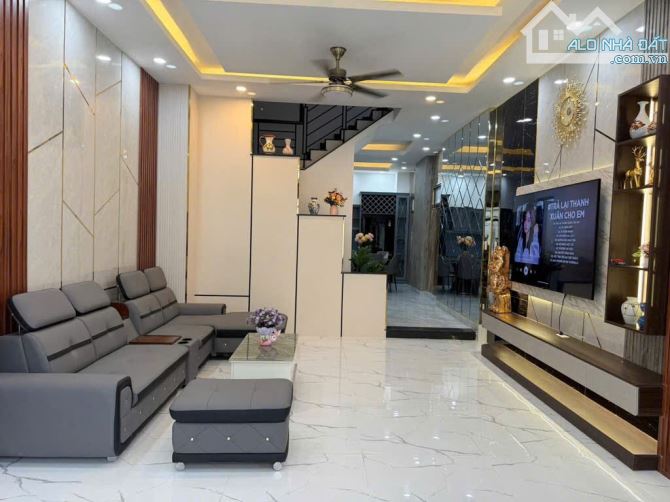 QUẬN 7 - CĂN GÓC - HẺM 4M - NHÀ 4 TẦNG - NHỈNH 8 TỶ