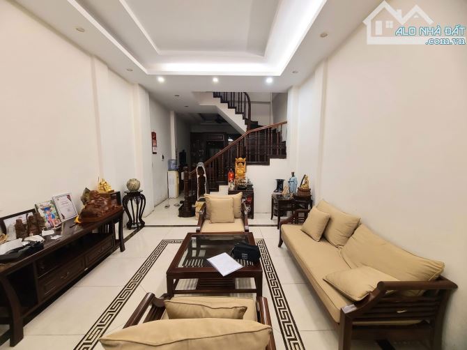 Nguyễn Tuân - Thanh Xuân  Dt: 55m2, 5 tầng, mt4m, giá 18.5 tỷ