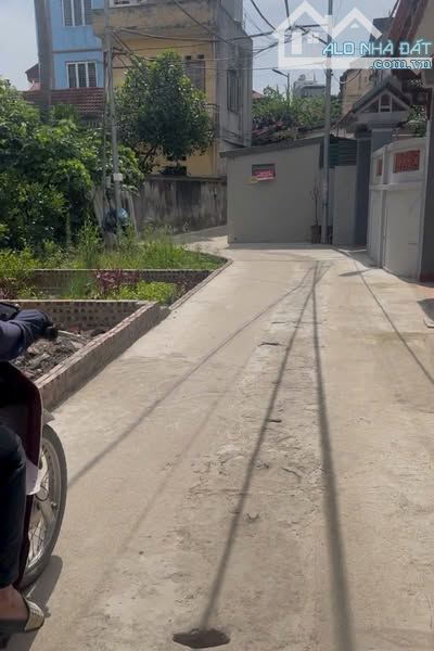 Lô đất đường thông, ô tô qua , 20m ra ô tô tránh ngay gần ngã tư Canh, Nam Từ Liêm