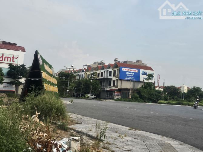 Bán lô đất víp thông 2 đầu Đại Hoàng Long DT 200m, MT14m, Hướng TB&ĐN, Giá 23,5tỷ